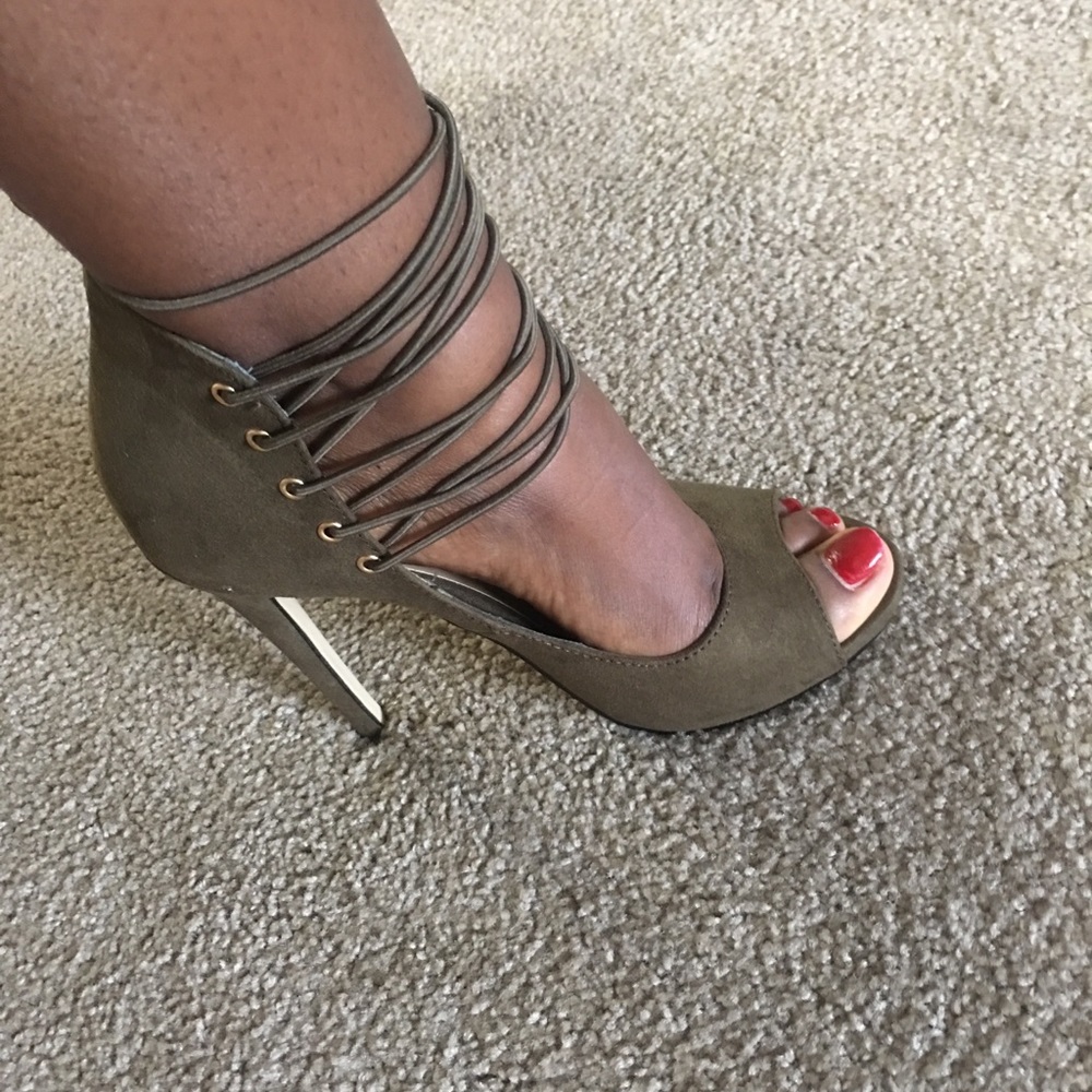 High heels - Picture 3 of 3